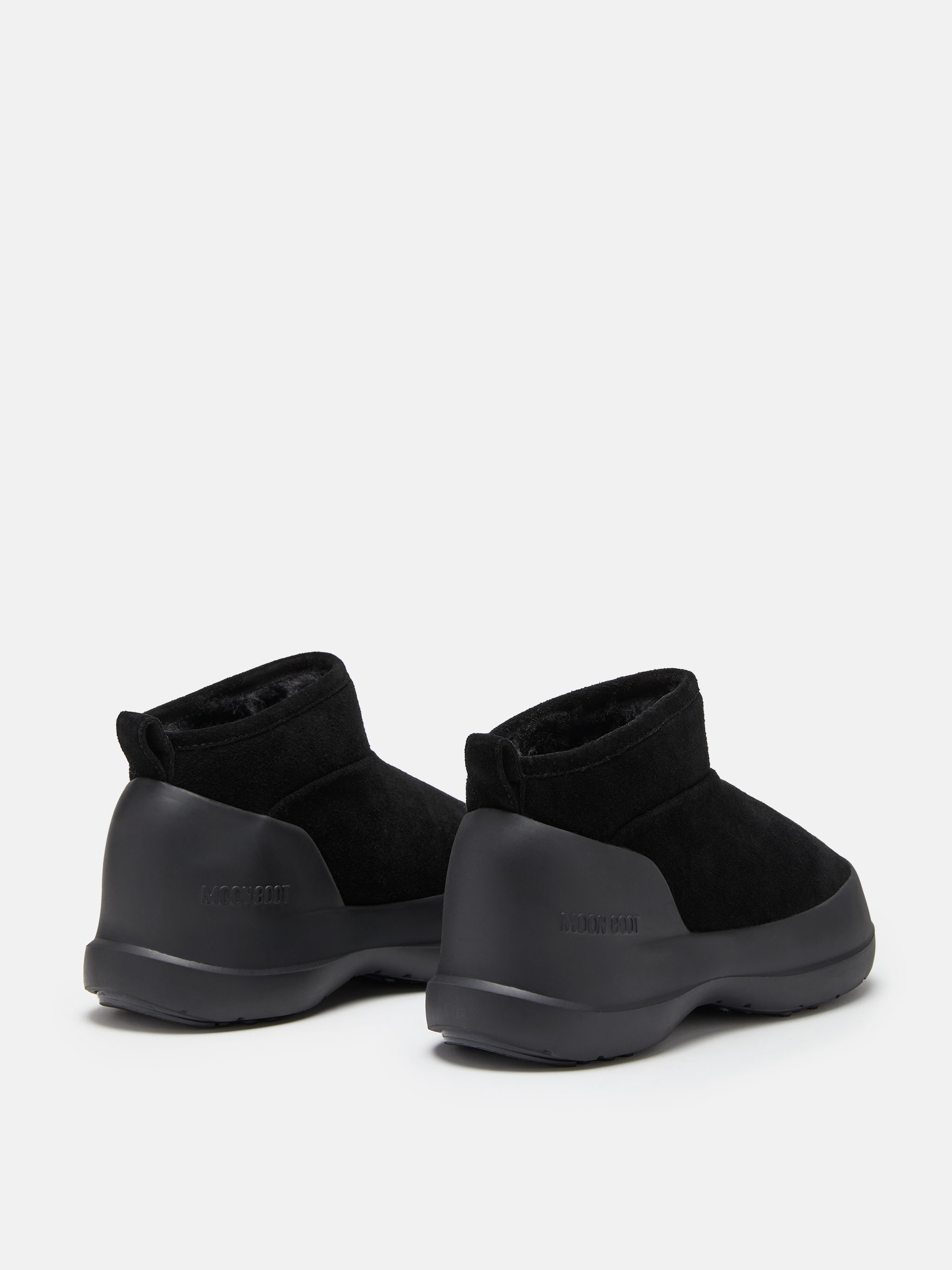 MEZZALUNA SVART SUEDE LÅGA STÖVLET