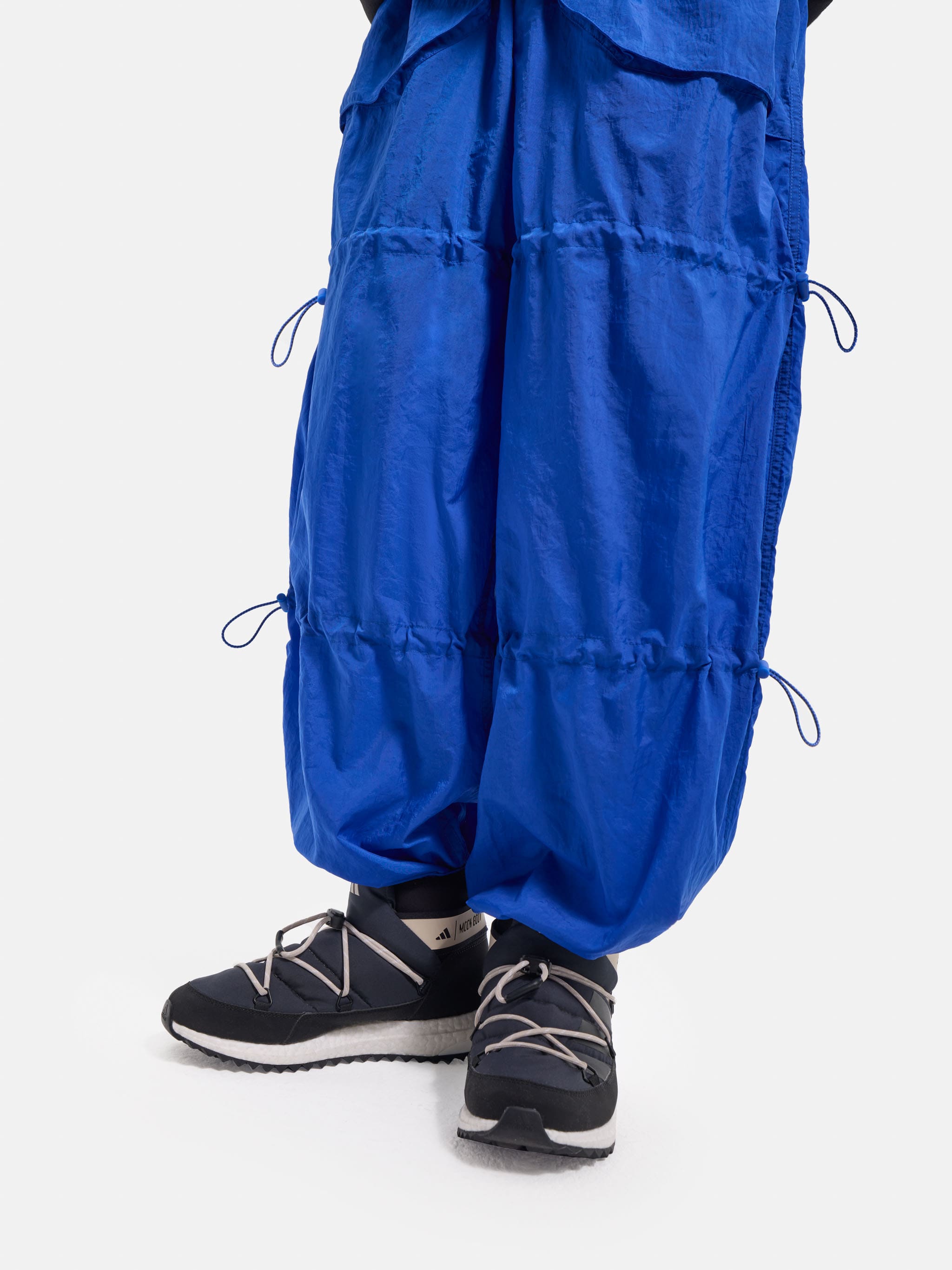 adidas x Moon Boot Moonboost Low Svarta sneakers