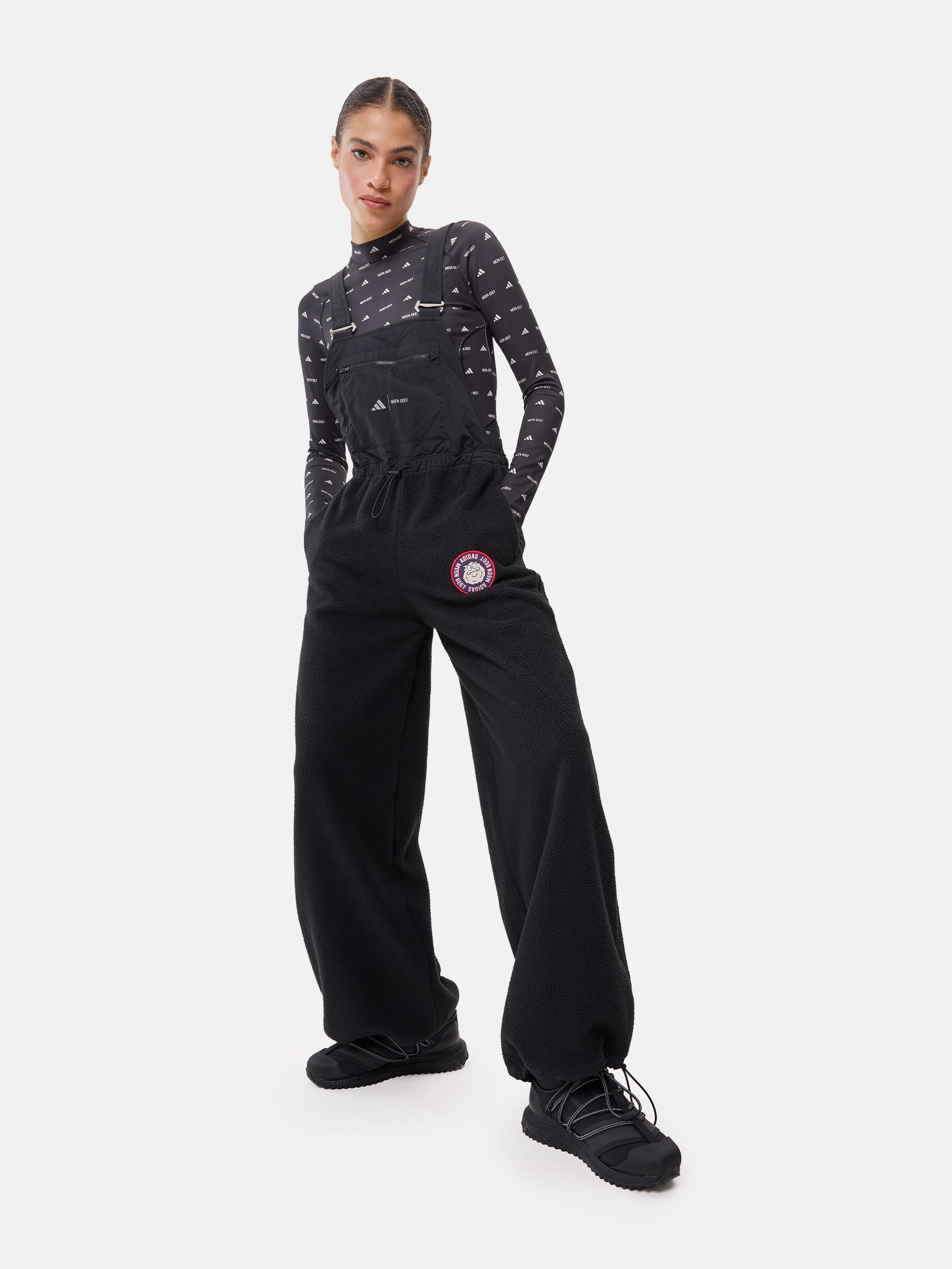 ADIDAS X MOON BOOT SVART OVERALLS