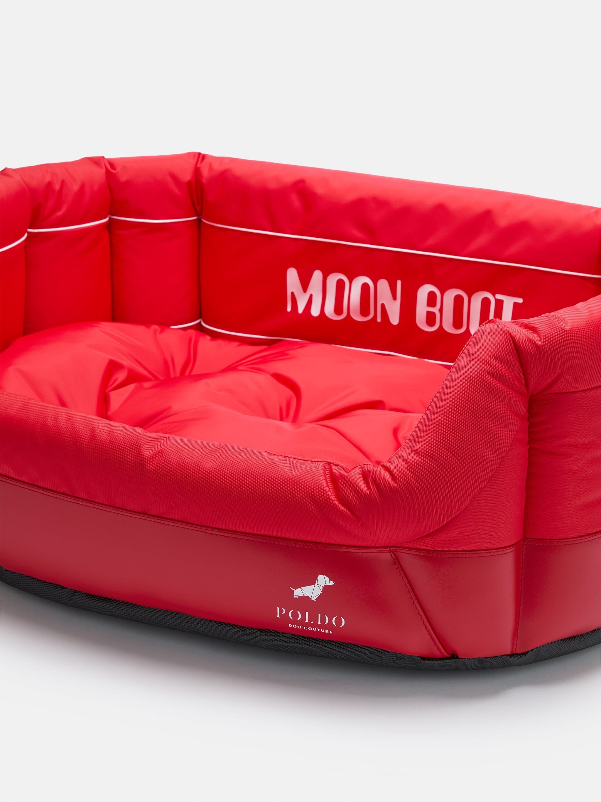 MOON BOOT X POLDO DOG COUTURE RÖD MATTAD HUNDMATTA