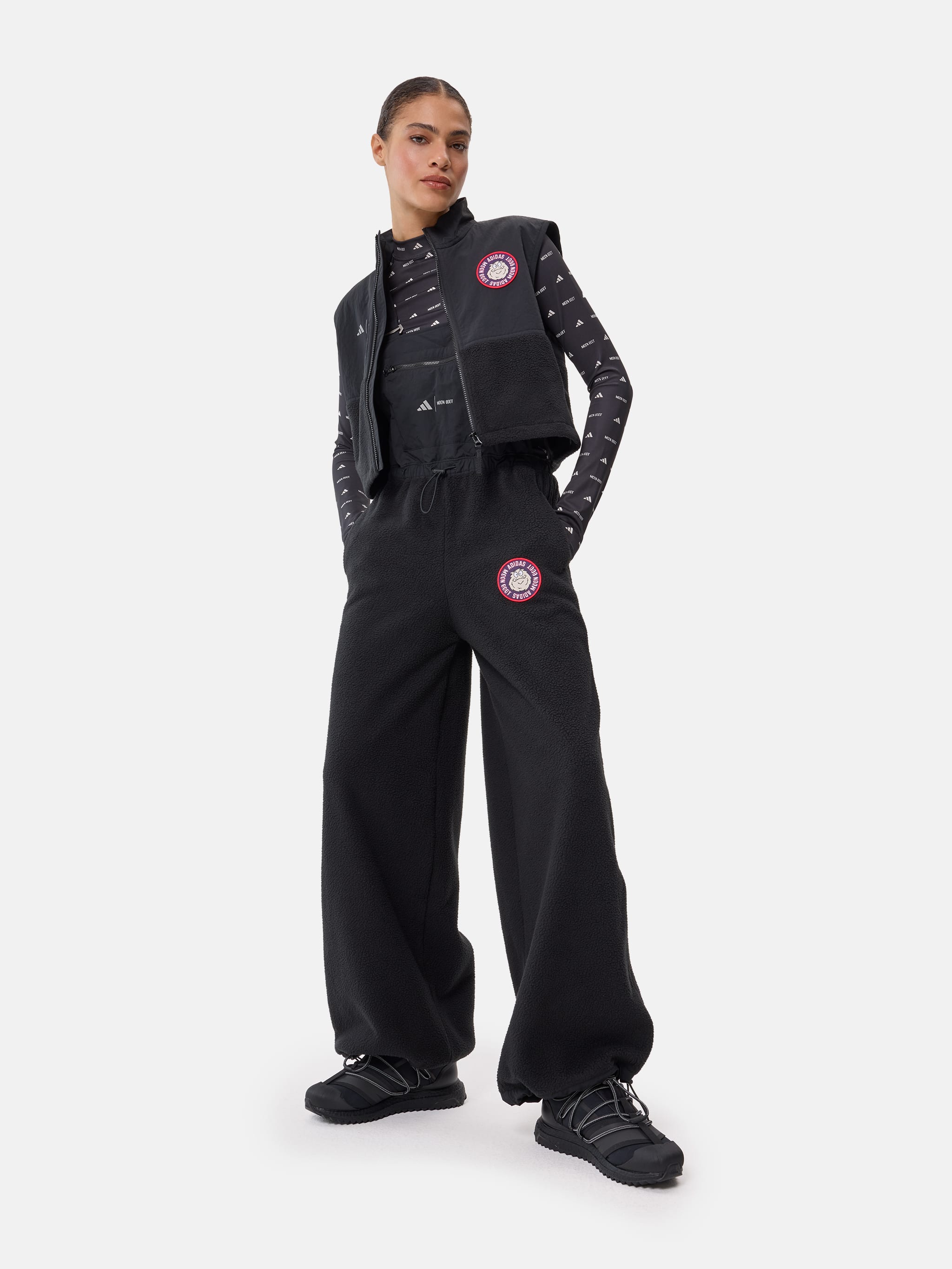 ADIDAS X MOON BOOT SVART OVERALLS